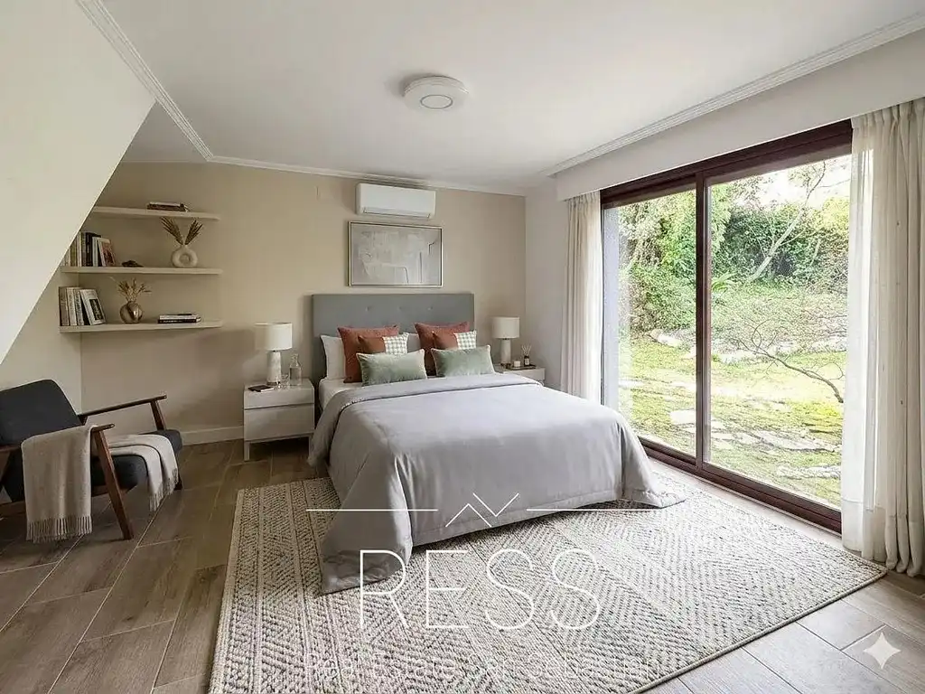 Dormitori de Casa o xalet en venda en Hondarribia amb Aire condicionat, Jardí privat i Terrassa