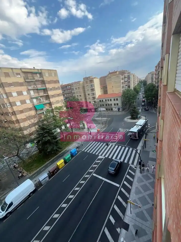 Vista exterior de Pis de lloguer en Salamanca amb Calefacció, Parquet i Moblat