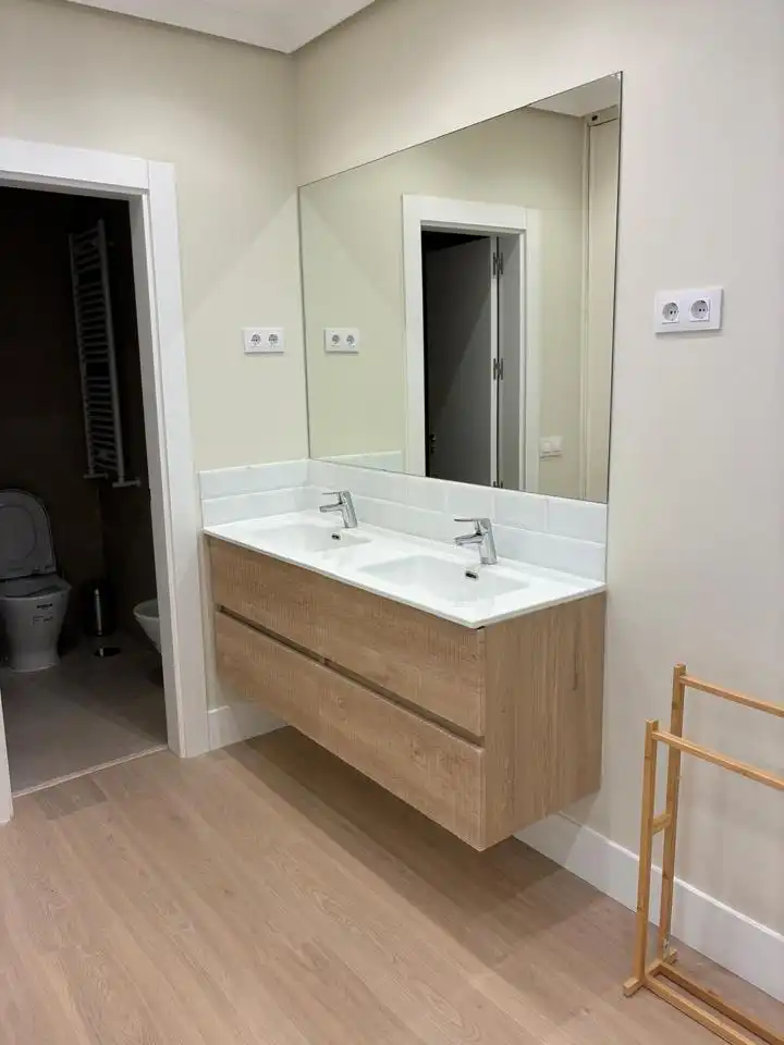 Badezimmer von Wohnungen zur Miete in Madrid mit Klimaanlage, Heizung und Möbliert