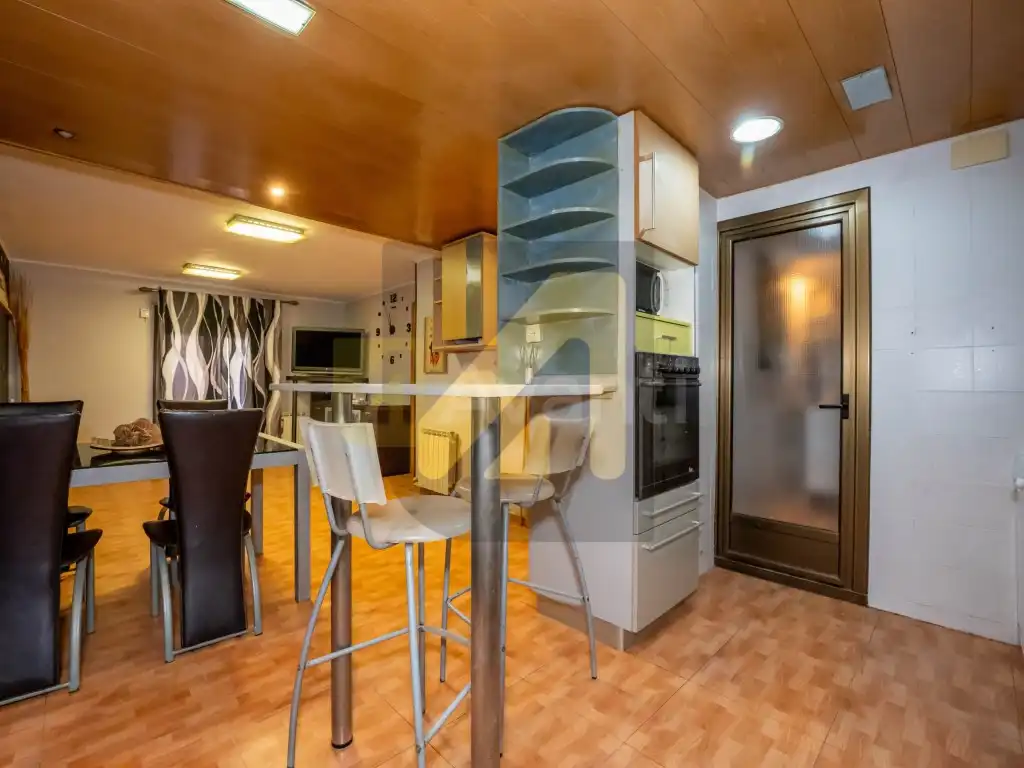 Cocina de Apartamento en venta en L'Hospitalet de Llobregat