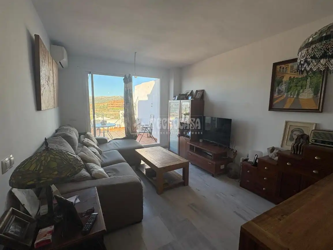 Sala de estar de Piso en venta en Casares con Terraza y Amueblado