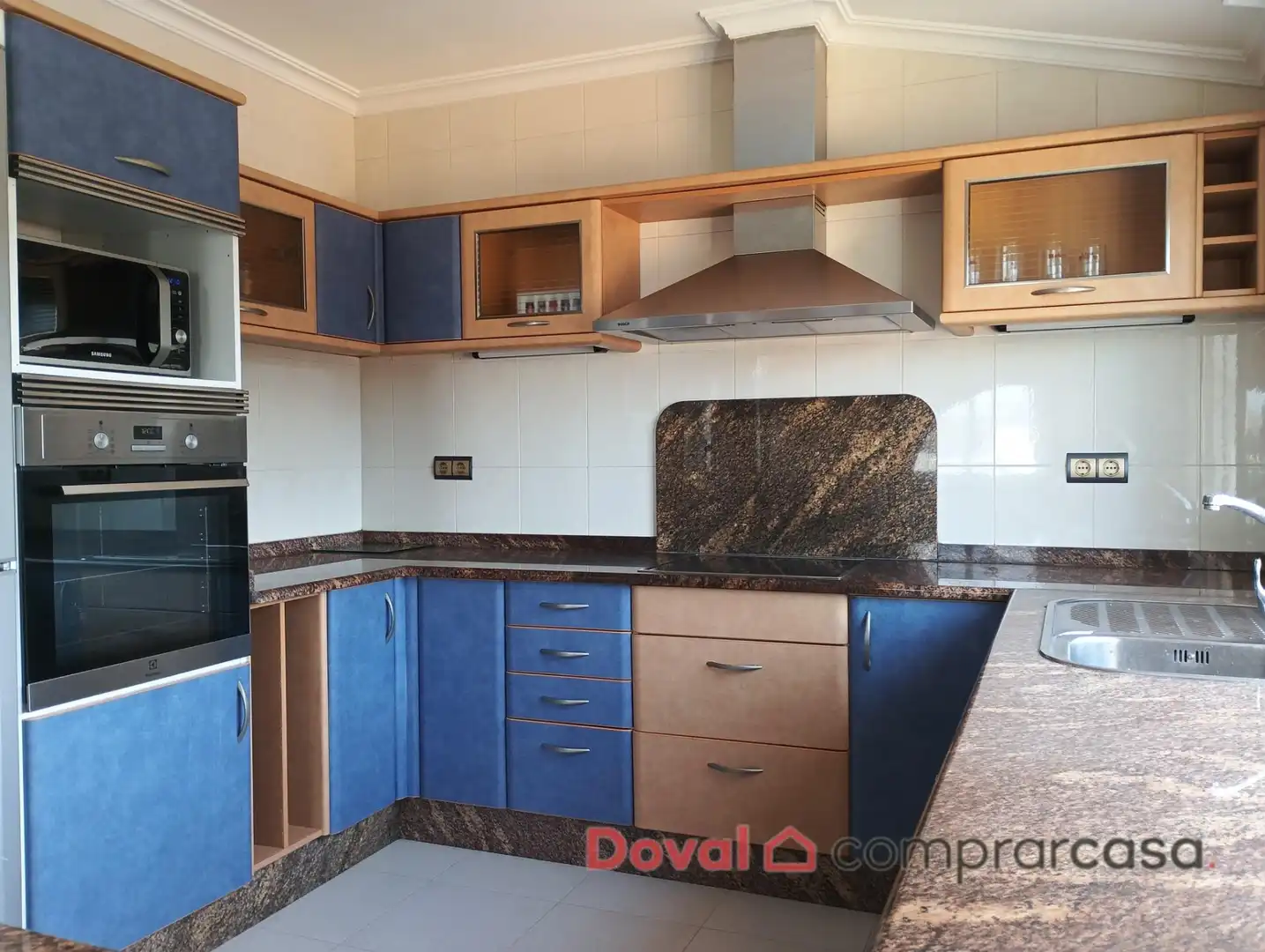 Kitchen of Flat for rent in Vigo   with Heating and Parquet flooring
