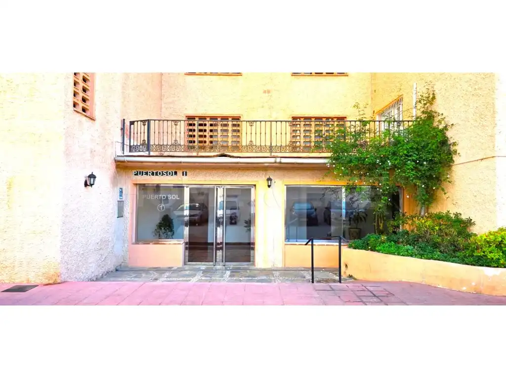 Außenansicht von Wohnung zum Verkauf in Benalmádena mit Schwimmbad und Gemeinschaftspool