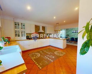 Kitchen of House or chalet for sale in Nigrán  with Terrace and Swimming Pool