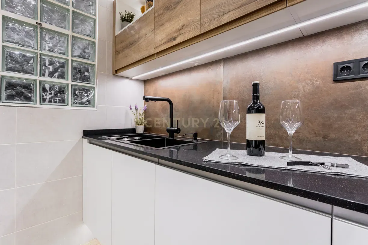 Cuina de Pis en venda en Manresa amb Aire condicionat, Forn i Rentadora