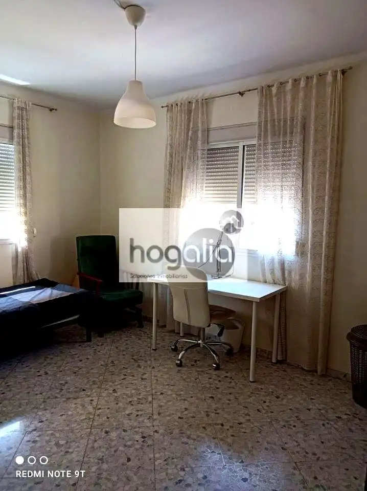 Habitación de Piso de alquiler en Sevilla con Aire acondicionado y Amueblado