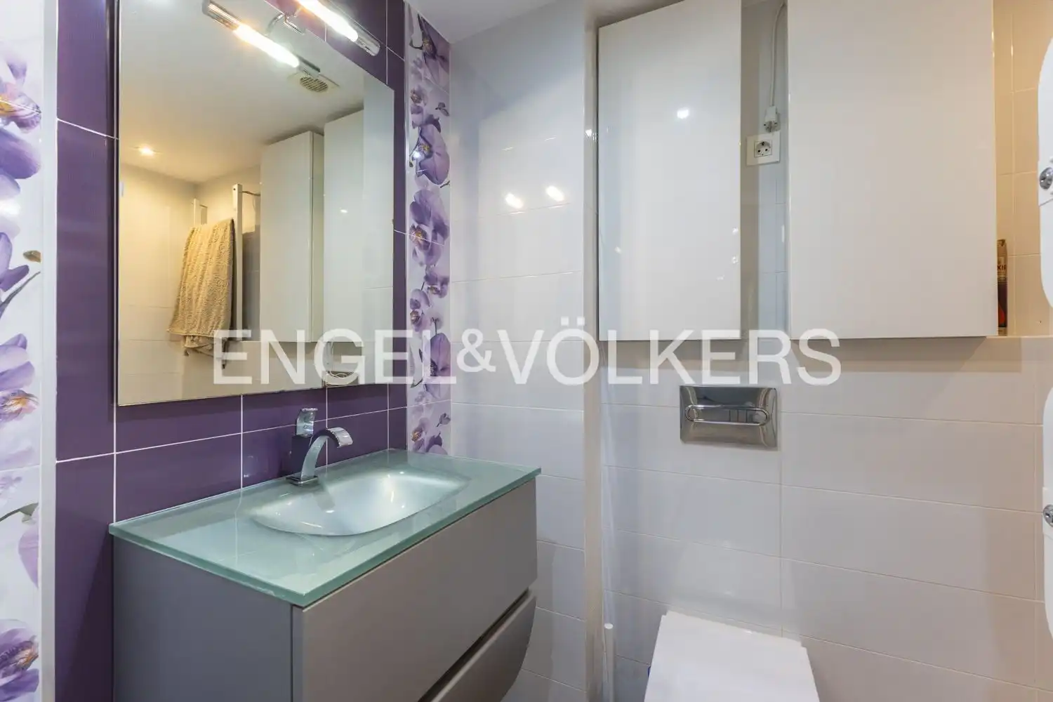 Bathroom of Flat for rent in Valencia  with Air Conditioner and Heating