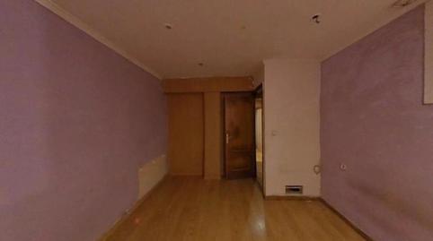 Foto 3 de Piso en venta en Ciutat Meridiana, Barcelona