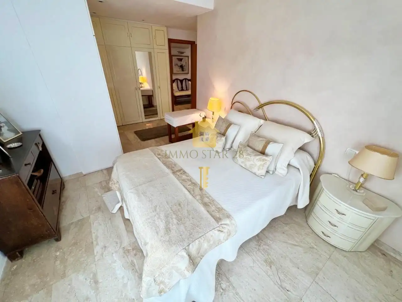 Dormitori de Casa o xalet en venda en La Bisbal d'Empordà amb Aire condicionat, Jardí privat i Terrassa