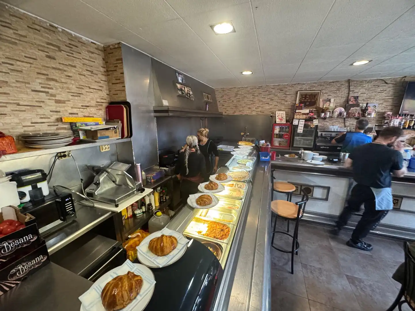 Commercial properties for rent in Canyelles