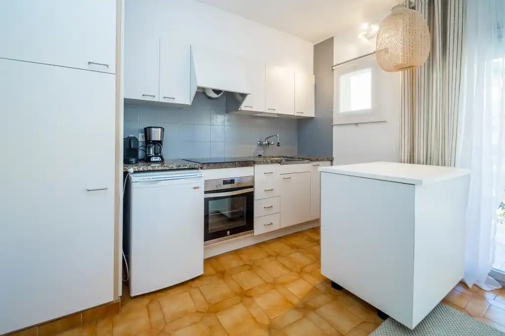 Cuina de Apartament en venda en Castell d'Aro, Platja d'Aro i s'Agaró amb Calefacció, Terrassa i Moblat