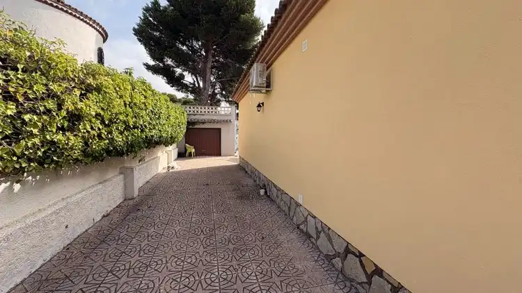 Chalet con piscina en venta en Miami Platja, imagen 16