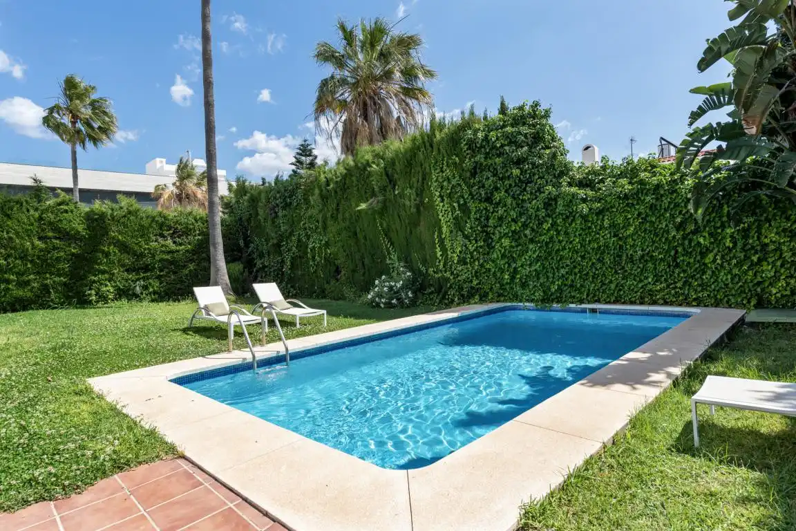 Swimming pool of Houses for sale in Marbella  with Air Conditioner, Private garden and Terrace