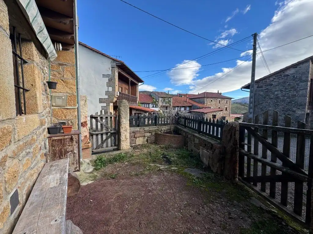 Vista exterior de Casa o chalet en venta en Arenas de Iguña con Calefacción, Jardín privado y Terraza