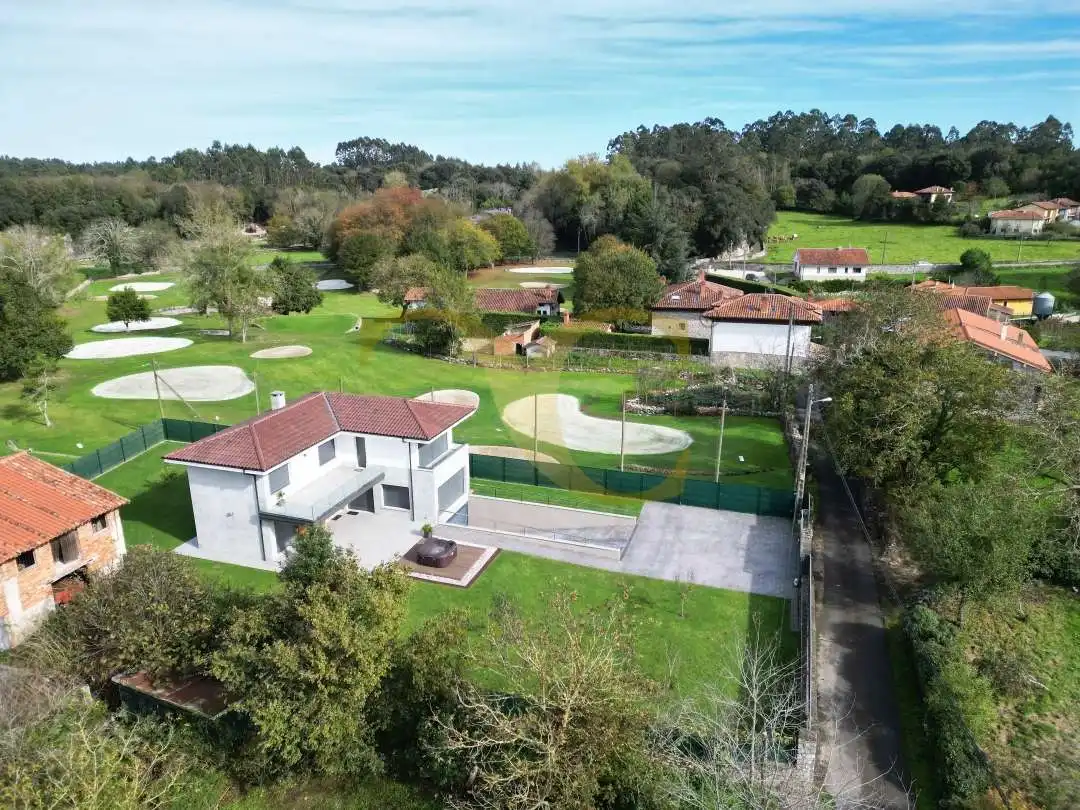 Vista exterior de Casa o chalet en venta en Llanes con Calefacción, Jardín privado y Terraza