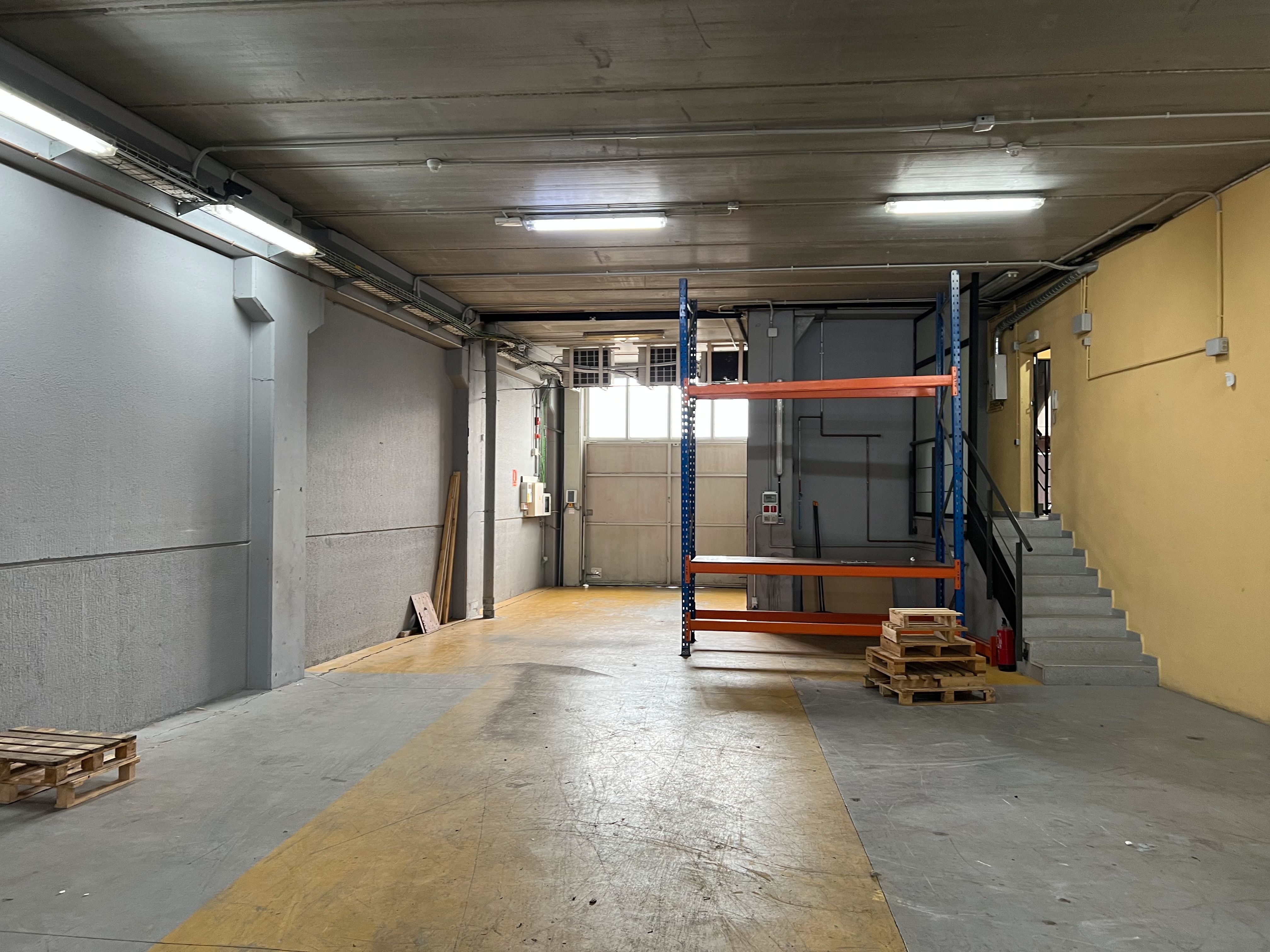 Industrial buildings to rent in Badalona  with Heating