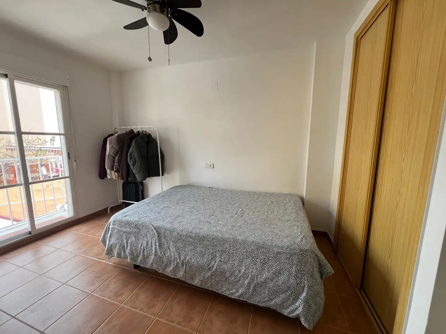 Dormitori de Casa adosada en venda en Vélez-Málaga amb Terrassa, Traster i Piscina comunitària
