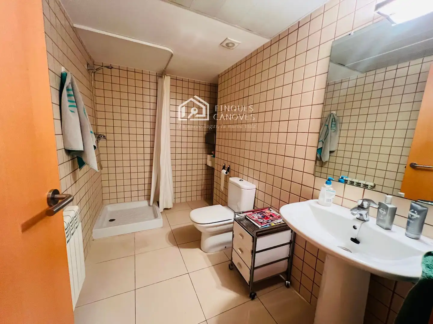 Bathroom of Flat for sale in Girona  with Air Conditioner, Heating and Parquet flooring