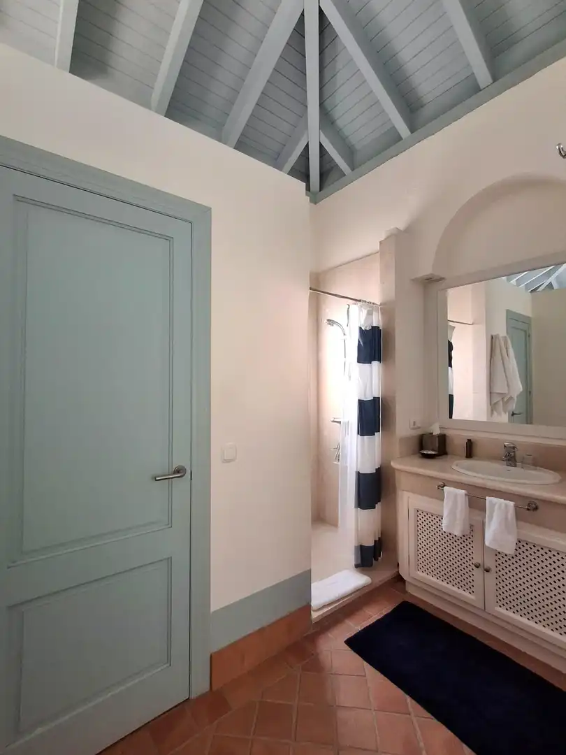 Bany de Casa o xalet en venda en Benalup-Casas Viejas amb Aire condicionat, Calefacció i Jardí privat