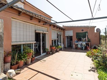 Casa con jardín en venta en La Xara - La Sella