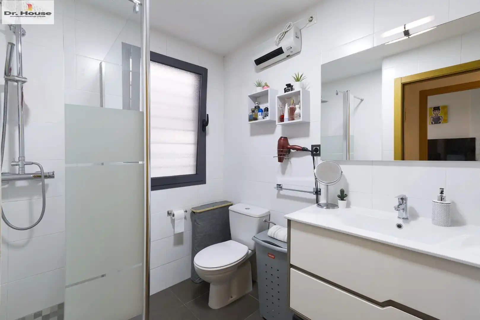 Bathroom of Flat for sale in Málaga  with Air Conditioner, Heating and Storage room