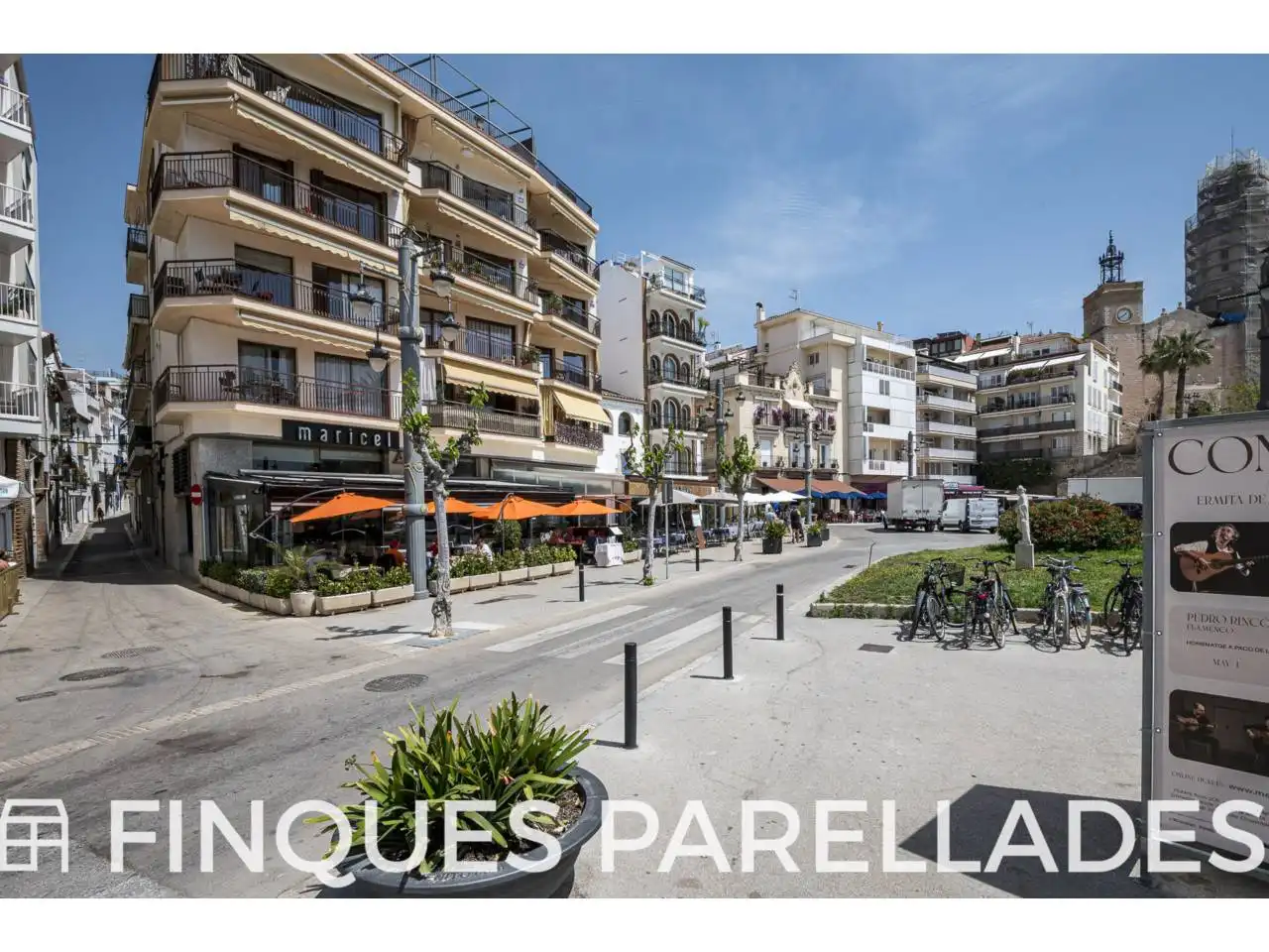 Außenansicht von Dachboden zum Verkauf in Sitges mit Klimaanlage, Heizung und Terrasse