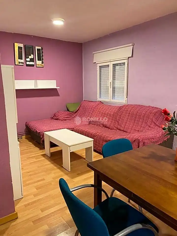 Apartament en venda a Arquitecto Martín Aldehuela, Ensanche - Fuenfresca