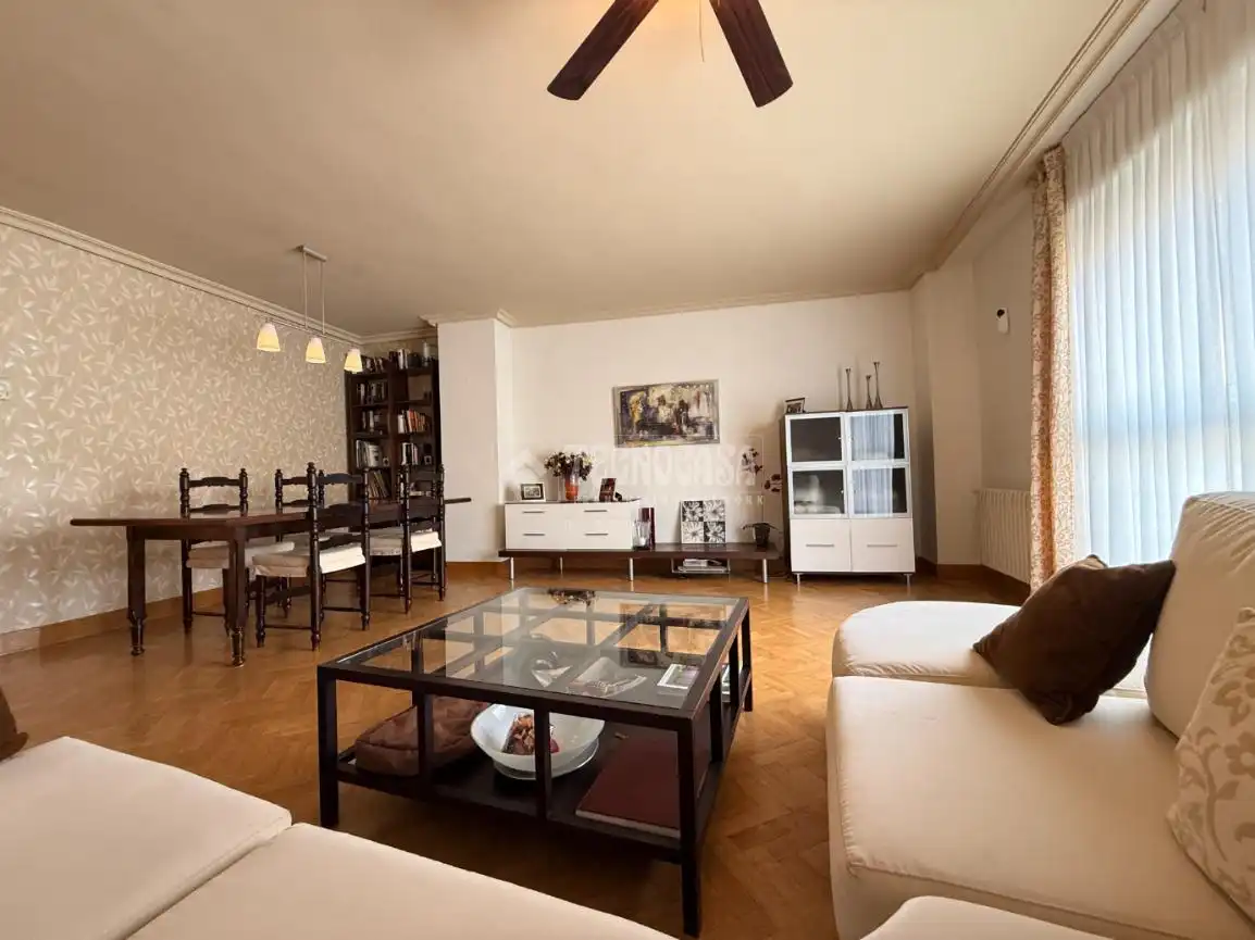Living room of Flat for sale in Madrid  with Heating, Private garden and Parquet flooring