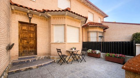 Foto 2 de Casa adosada en venta en Calle Donantes de Sangre, Santa Olalla, Toledo