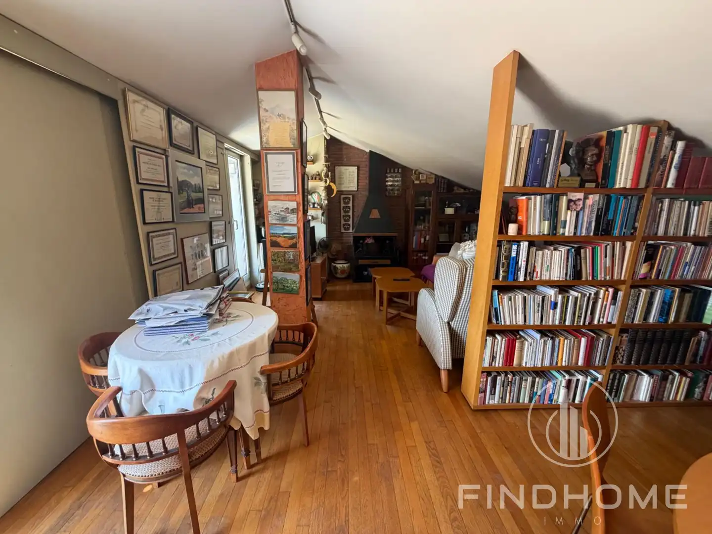 Sala d'estar de Àtic en venda en Olot amb Aire condicionat, Calefacció i Terrassa