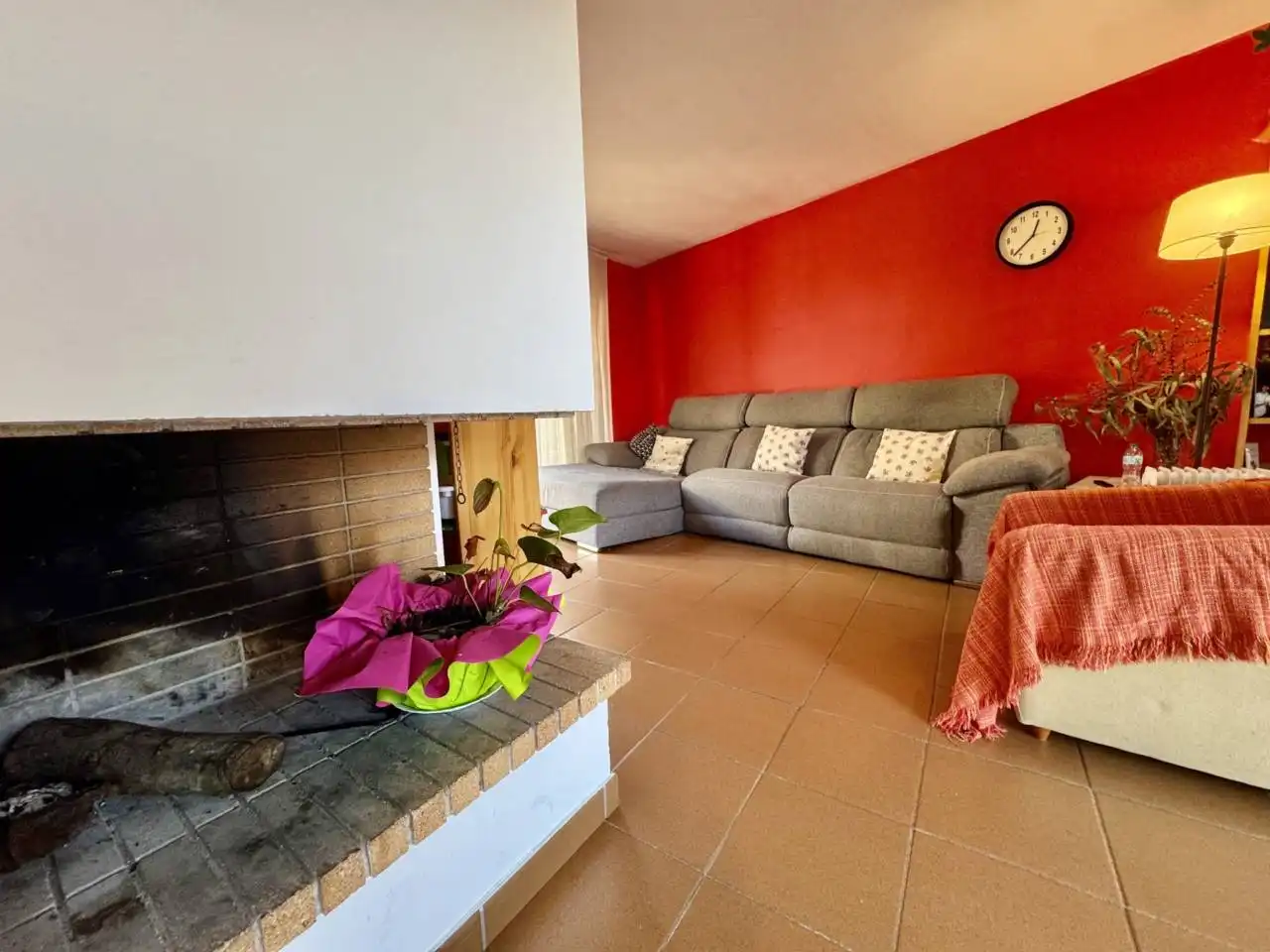 Sala de estar de Casa o chalet en venta en La Roca del Vallès con Aire acondicionado, Calefacción y Jardín privado