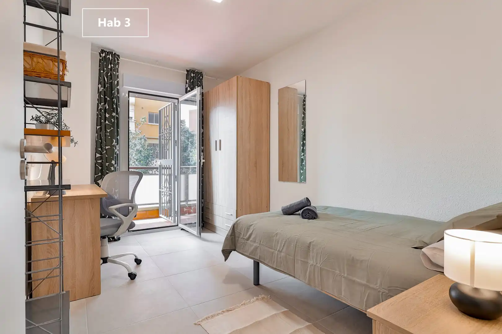 Habitación de Piso de alquiler en Málaga con Aire acondicionado, Amueblado y Internet