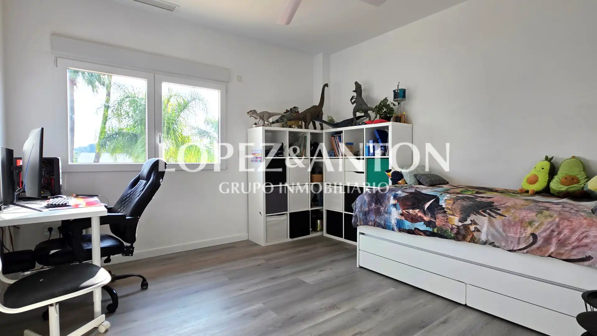 Haus oder Chalet zum Verkauf in L'Eliana mit Klimaanlage, Heizung und Privatgarten