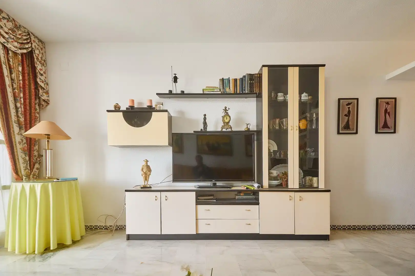 Living room of Flat for sale in Fuengirola  with Air Conditioner, Terrace and Community pool
