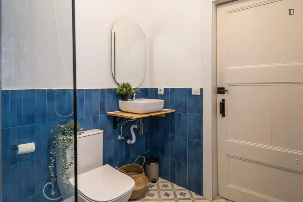 Baño de Apartamento para compartir en Barcelona con Aire acondicionado, Calefacción y Amueblado