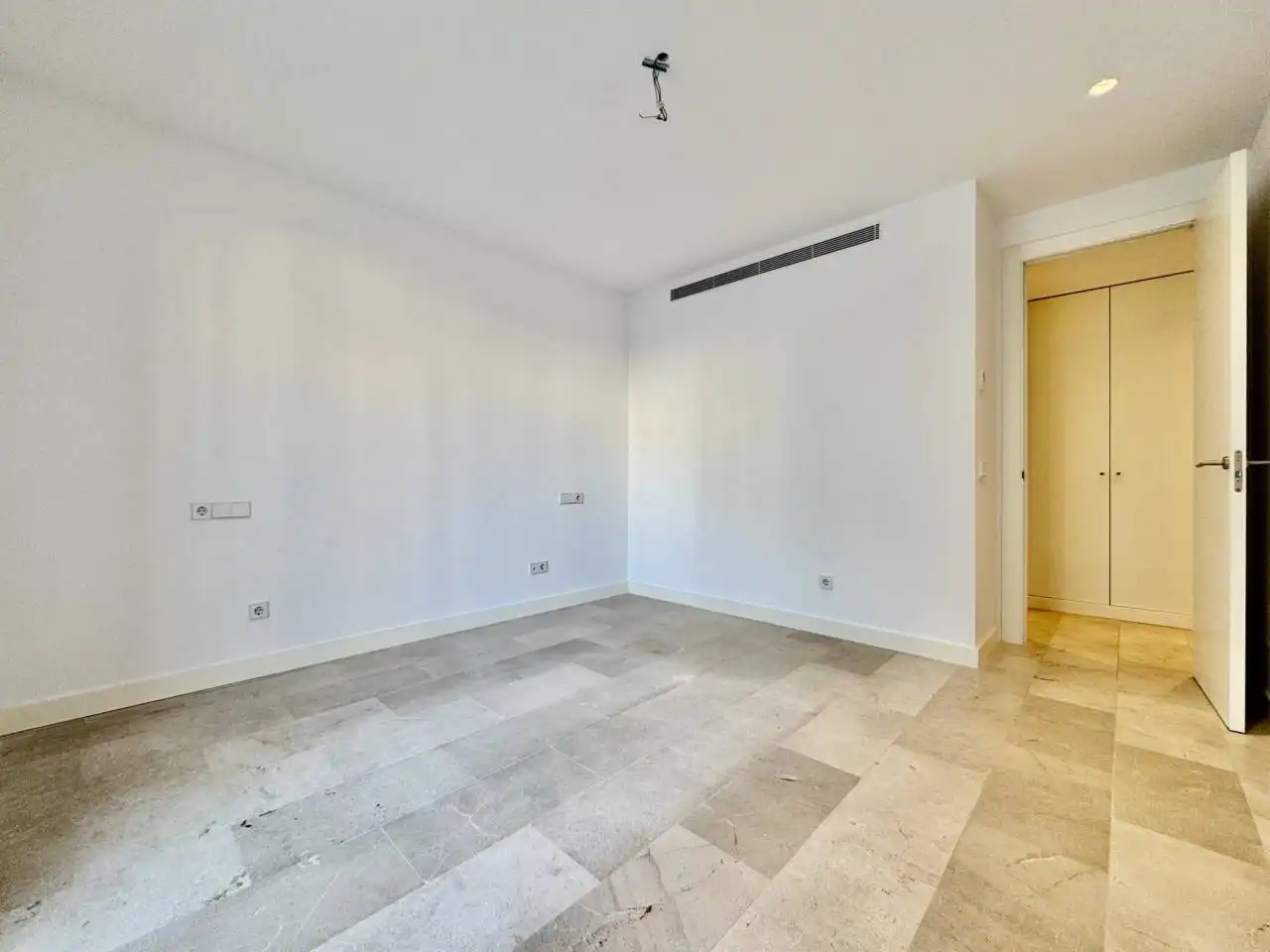 Flat for rent in  Palma de Mallorca  with Air Conditioner, Heating and Terrace