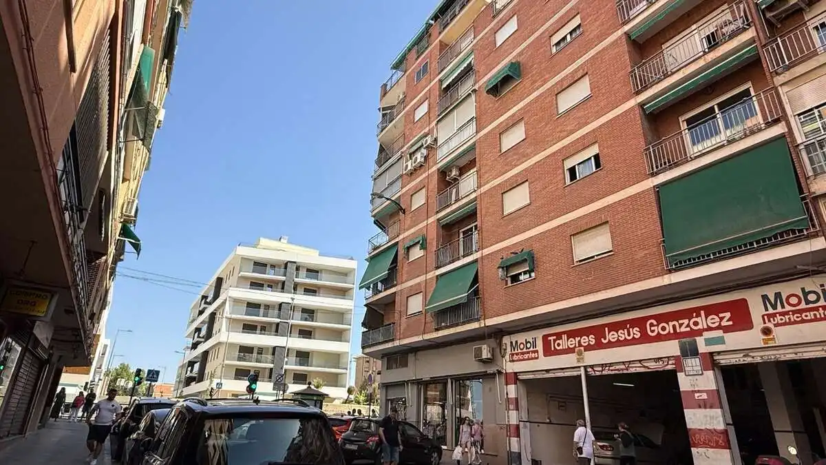 Außenansicht von Dachboden zum Verkauf in Granada mit Klimaanlage, Heizung und Terrasse