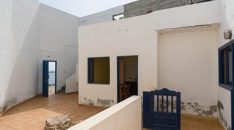 Foto 2 de Casa adosada en venta en Calle Charco de la Condesa, Orzola, Las Palmas