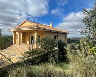 Vista exterior de Casa o xalet en venda en Maello amb Terrassa