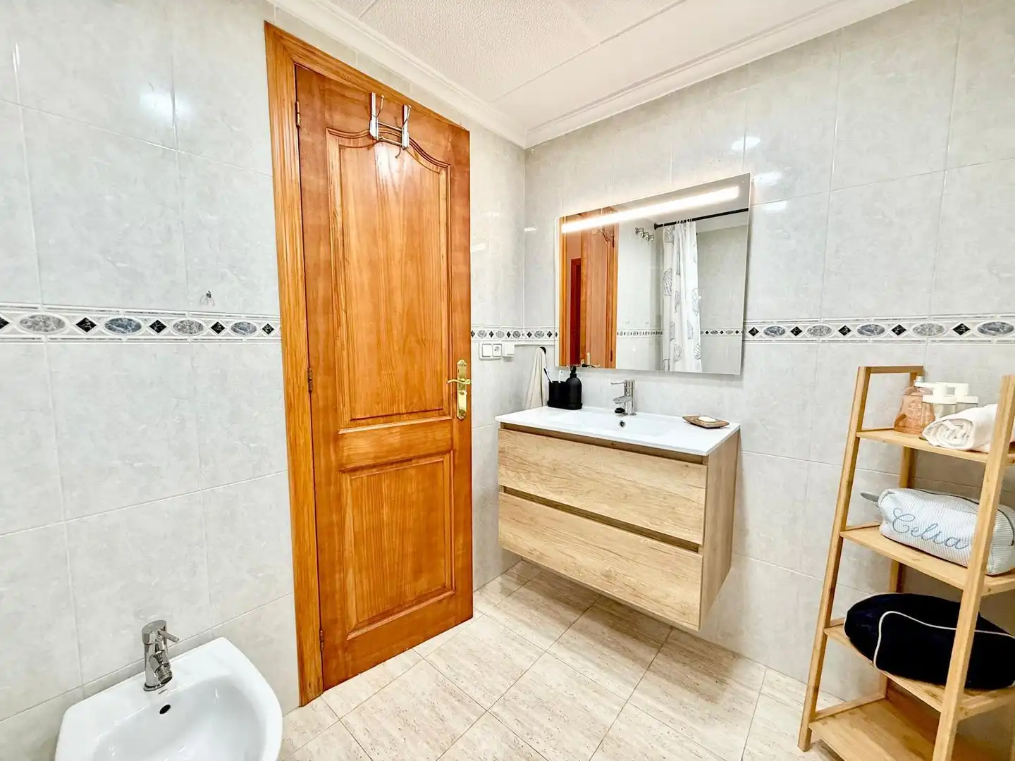Badezimmer von Wohnungen zur Miete in Torrevieja mit Heizung, Terrasse und Schwimmbad