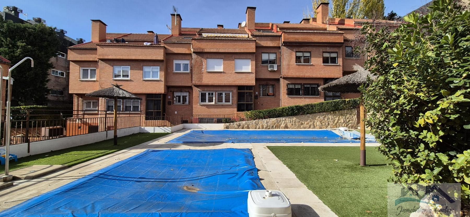 Exterior view of Single-family semi-detached for sale in Majadahonda  with Heating, Terrace and Storage room