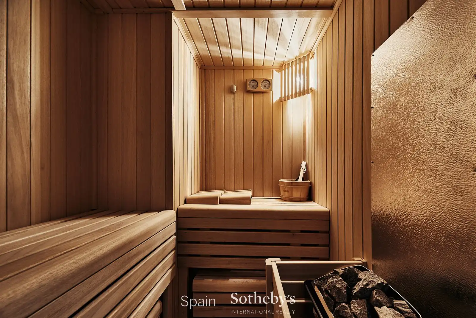 Bedroom of Apartments for sale in Madrid  with Air Conditioner, Heating and Terrace
