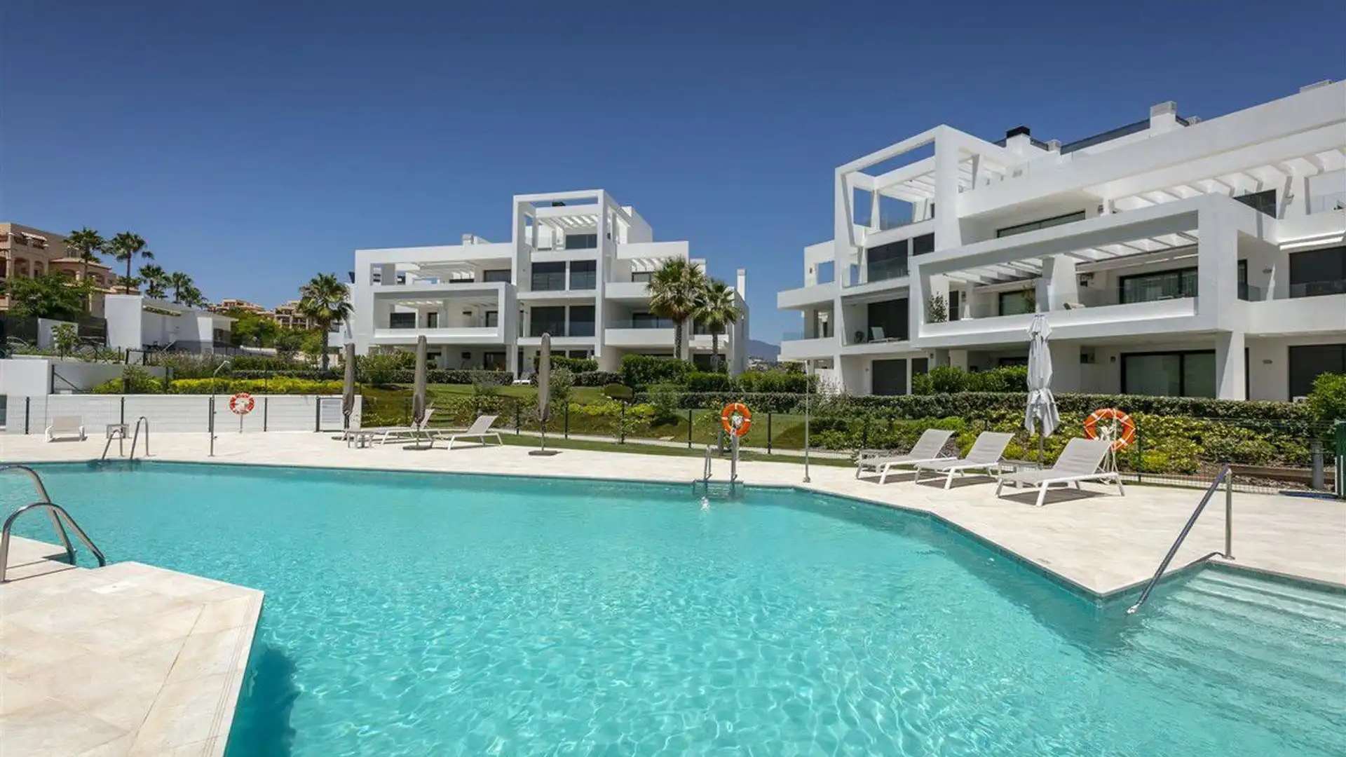 Planta baixa en venda a Benatalaya