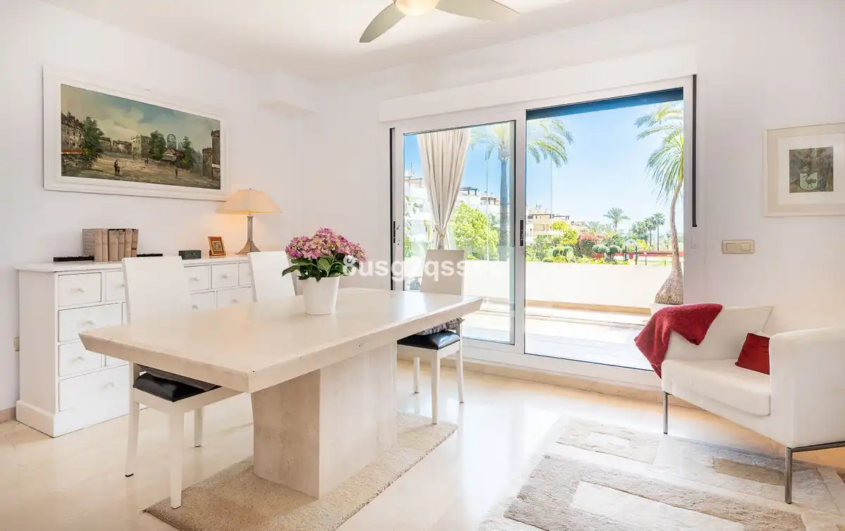 Dining room of Flat for sale in Estepona  with Air Conditioner, Furnished and TV