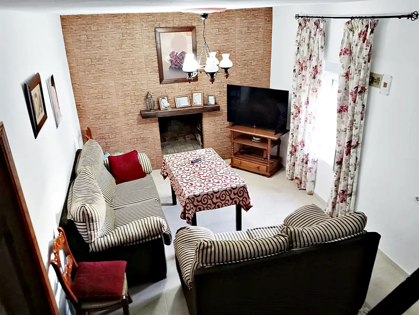 Wohnzimmer von Country house zum Verkauf in Carratraca mit Privatgarten, Terrasse und Möbliert