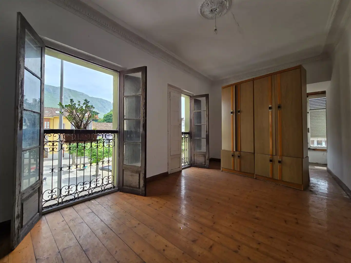 Schlafzimmer von Gebäude zum Verkauf in Llanes