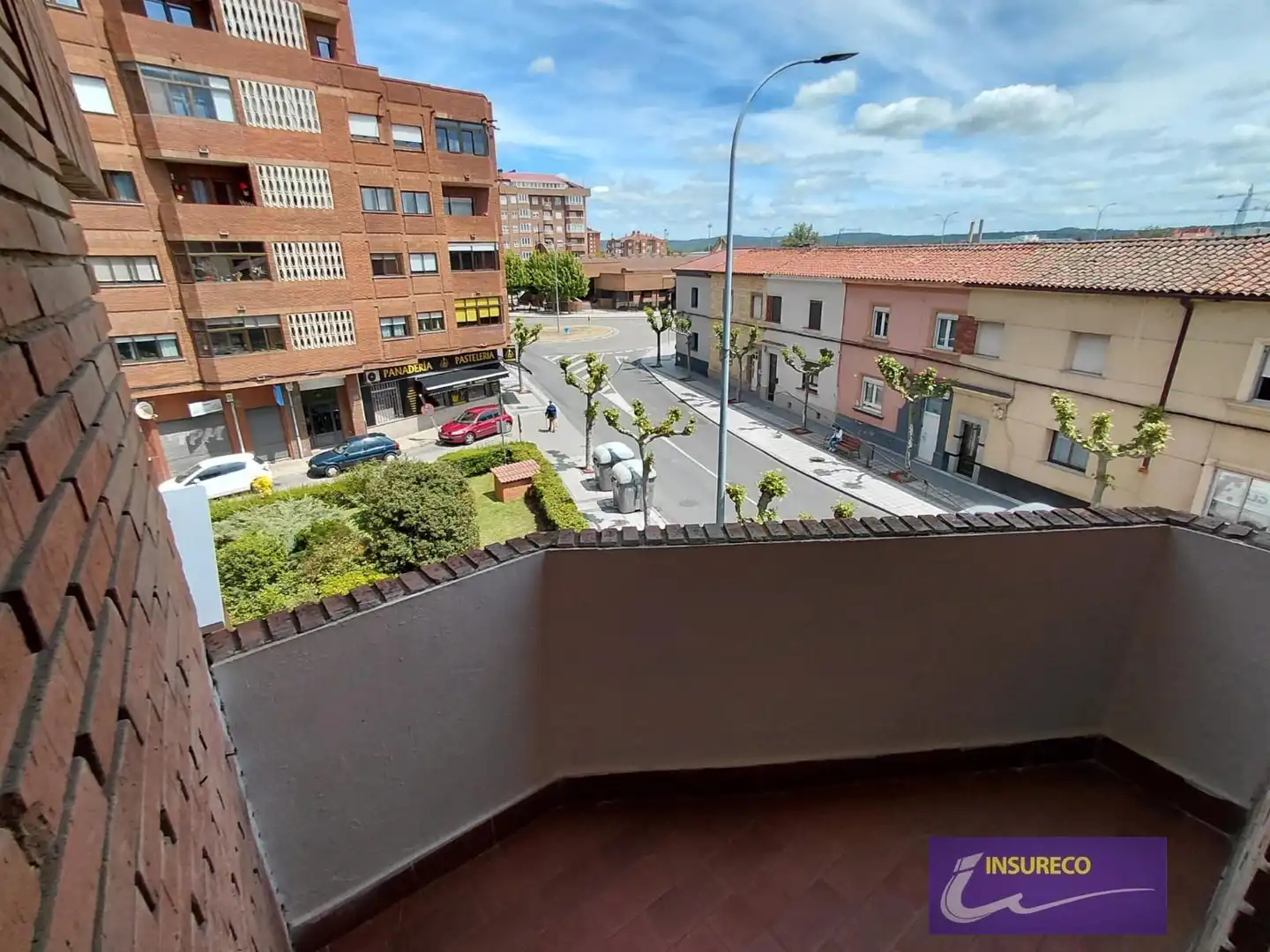 Vista exterior de Pis de lloguer en León Capital  amb Calefacció, Terrassa i Traster