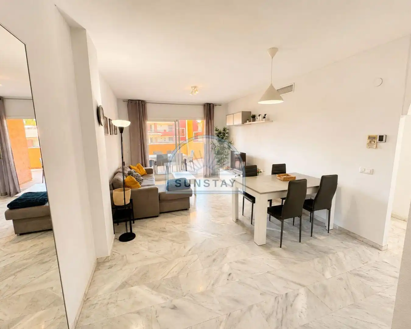 Außenansicht von Wohnungen zur Miete in Marbella mit Klimaanlage, Heizung und Terrasse