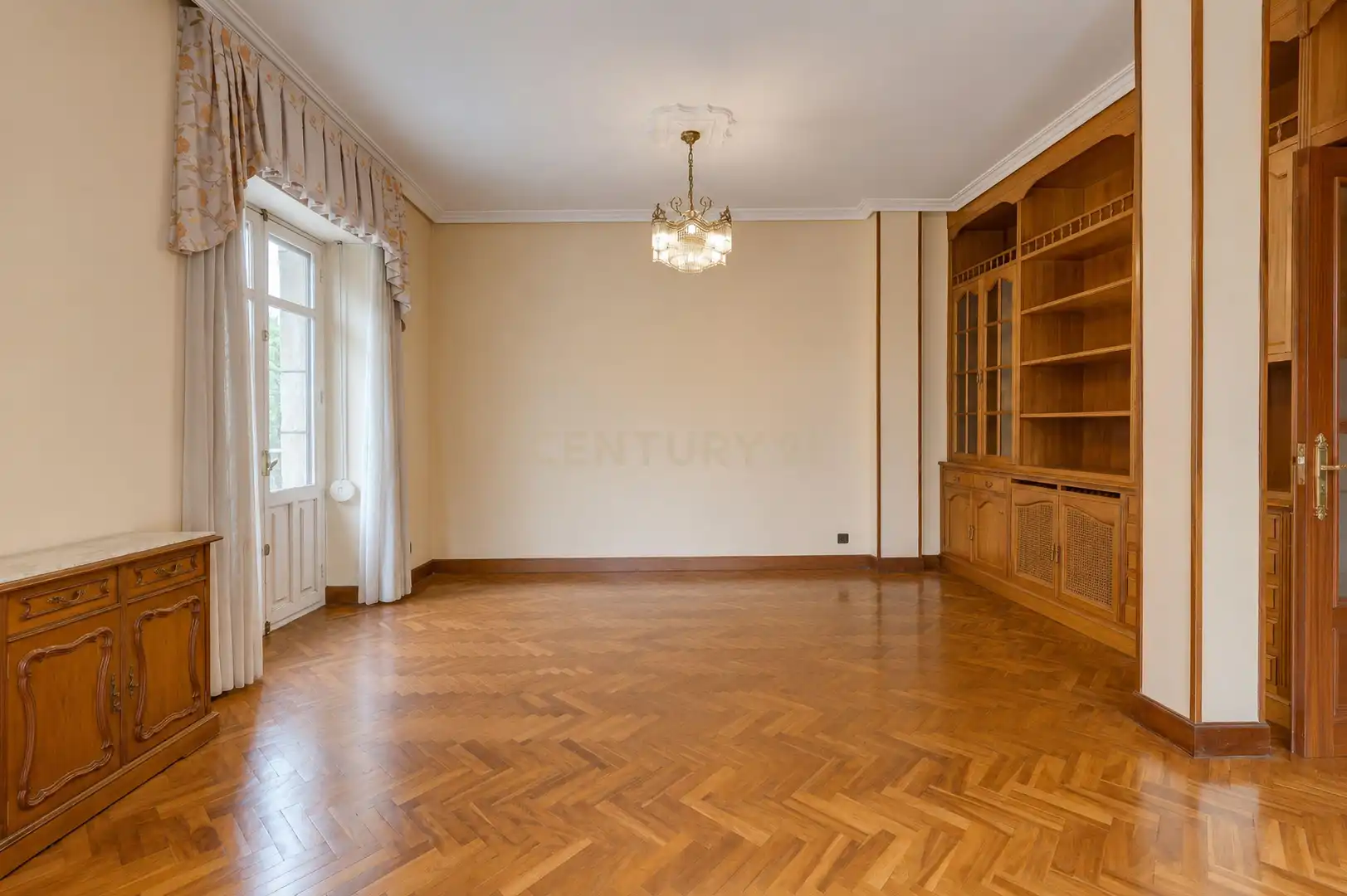 Sala d'estar de Apartament en venda en Irun  amb Traster i Balcó