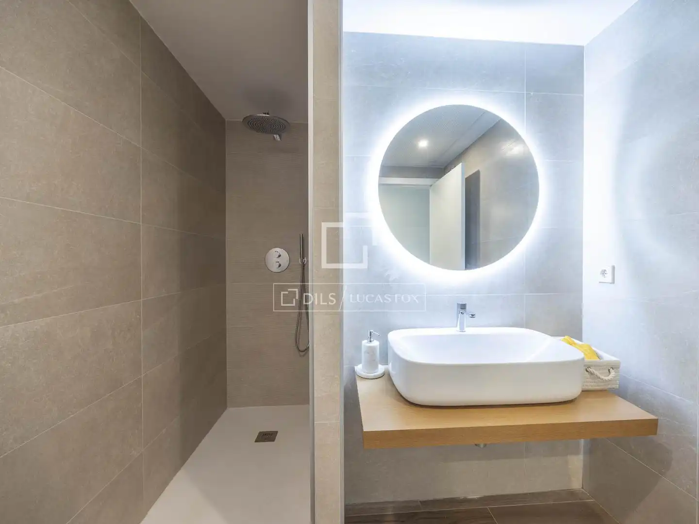 Badezimmer von Dachboden zum Verkauf in Valencia mit Klimaanlage, Heizung und Terrasse
